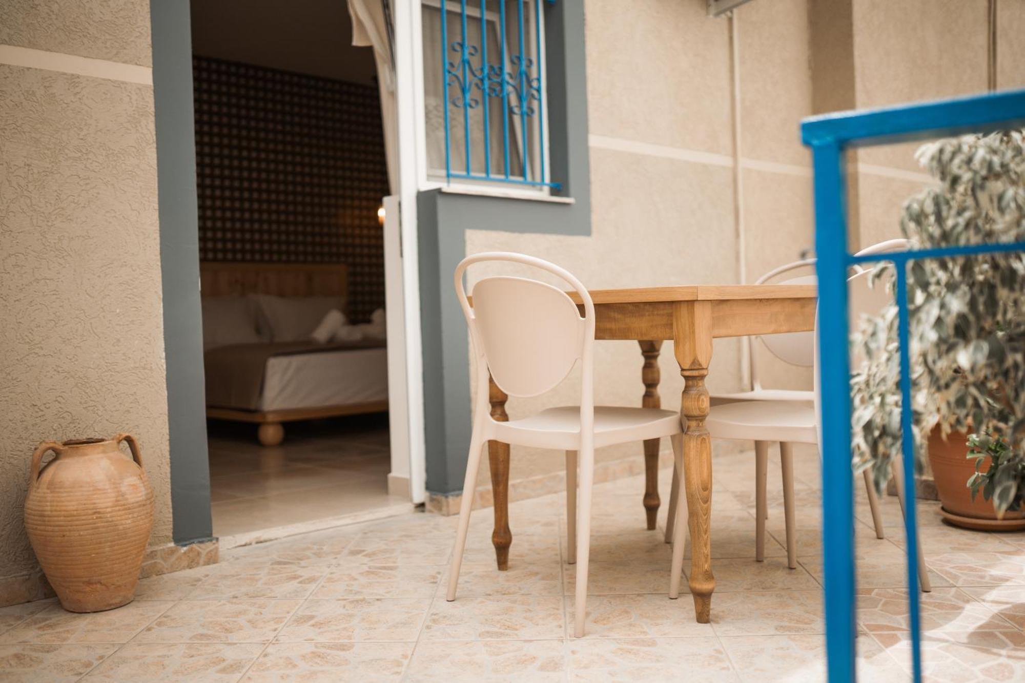 Stefaneli Aparthotel