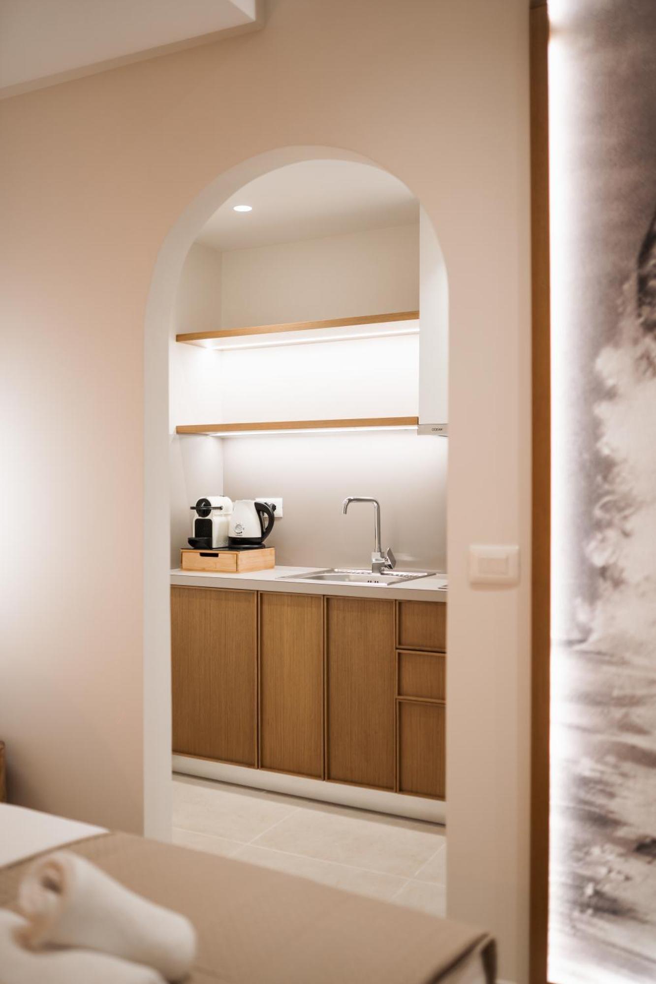 Stefaneli Aparthotel Himare